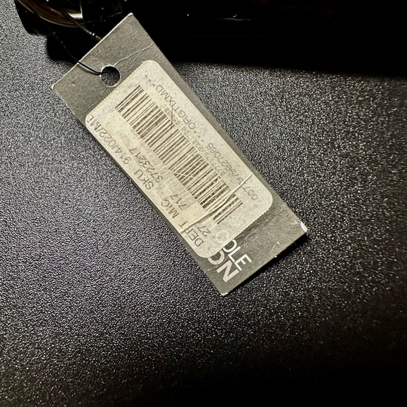 kenneth Cole womens wallet. - Picture 5 of 7